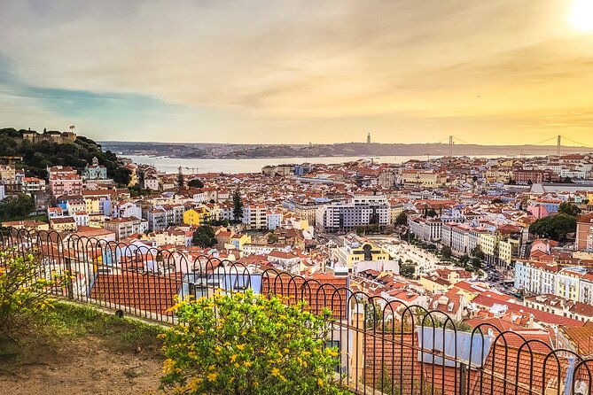 Lisbon tour Oldtown & Viewpoints on a tuktuk - Key points before you hop on
