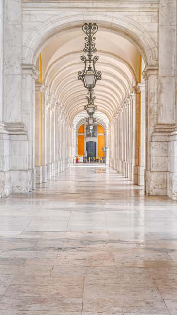 Lisbon Tour: Walled City, Alfama & Viewpoints - Walking Along Old Walls: The Quiet Part of Lisbon’s Story