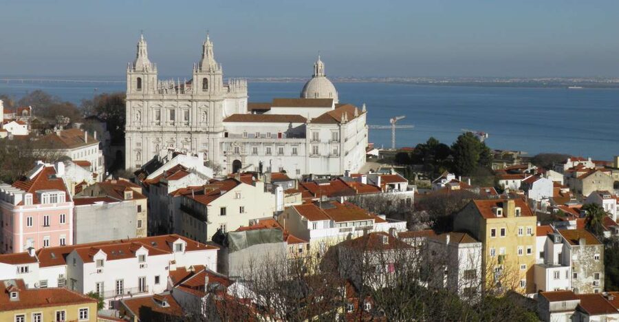 Lisbon: Tower of Saint George’s Castle Church Ticket & Drink - The Church and Há Vida no Bairro do Castelo Exhibition: Small Stops, Real Context