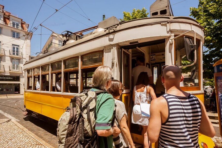 Lisbon Tram No. 28 Ride & Walking Tour - Finding Tram 28 Fast: The Praça Luís de Camões Start