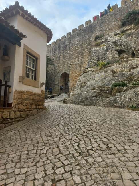 Lisbon: Transfer to Porto with Obidos and Nazare - Turning Lisbon to Porto into a real sightseeing day