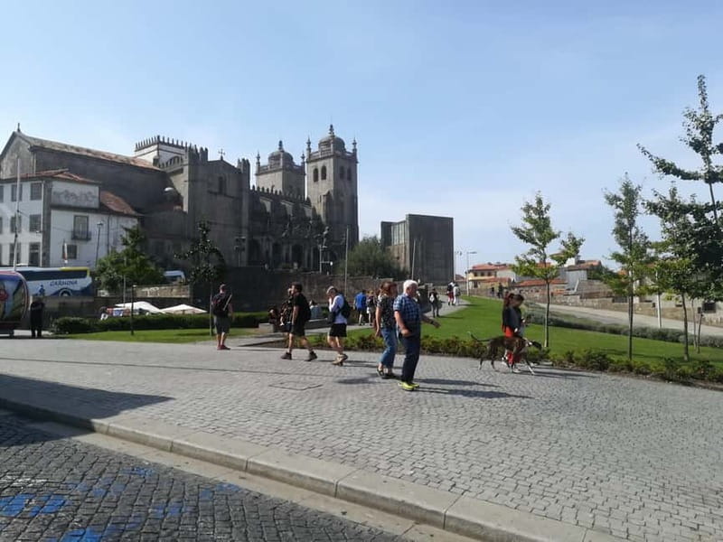 Lisbon: Transfer to Porto with Obidos and Nazare - FAQ