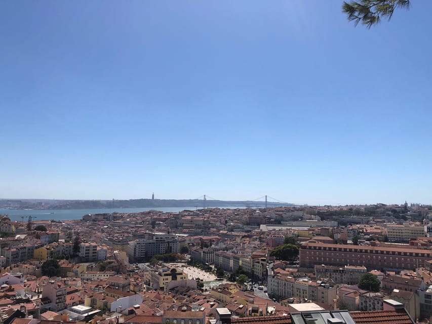 Lisbon: Tuk Tuk 1H30 Tour Old Town Complete with a Old Timer - Key highlights you’ll actually feel