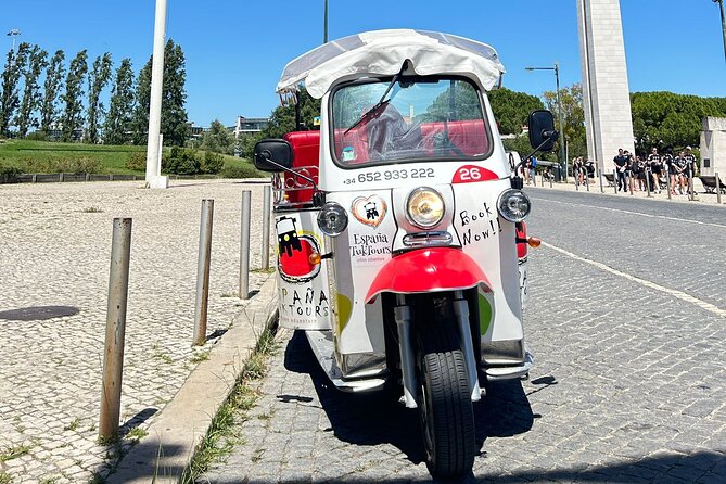 Lisbon Tuk Tuk: Explore Lisbon’s Hidden Treasures 1:30h - Senhora do Monte: a bigger panorama near Elevador da Glória
