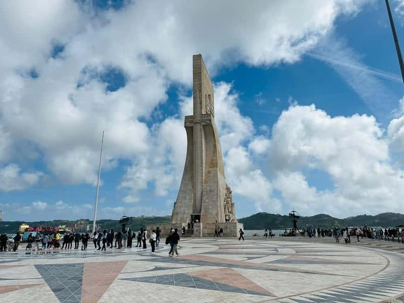 Lisbon Tuk Tuk Tour 1 Hour 30 Min - Why a tuk tuk works so well in Lisbon’s hills