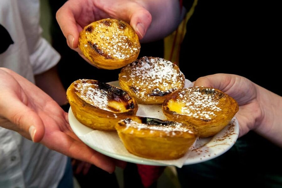 Lisbon: Tuk-Tuk Tour in French or German w/True Local Guide - Optional wine and cheese tasting at a local shop
