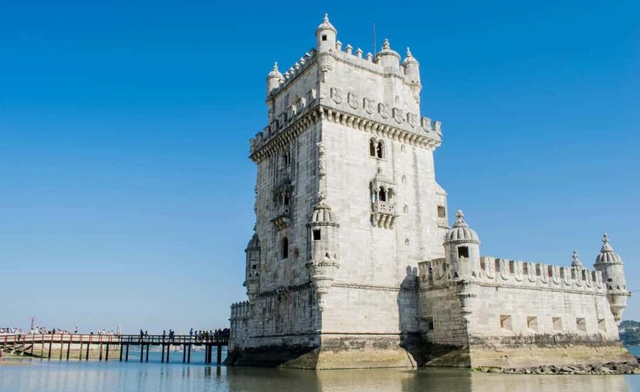 Lisbon: tuk-tuk tour with free hotel pickup - Rossio Square and Santa Justa Lift: the day’s warm-up stops