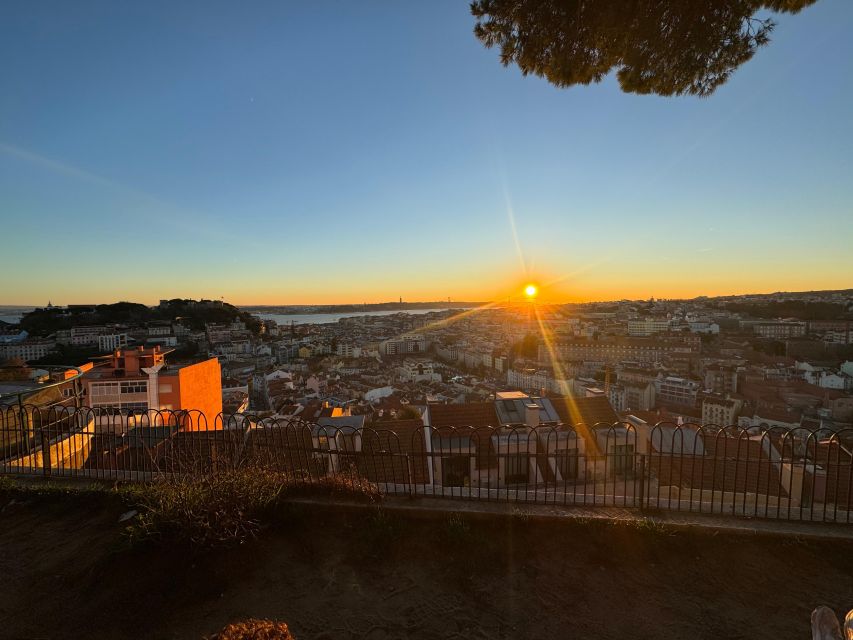 Lisbon: Tuk Tuk with hotel pick up and the best of old city - Senhora do Monte Viewpoint: The Top-of-Hill Payoff