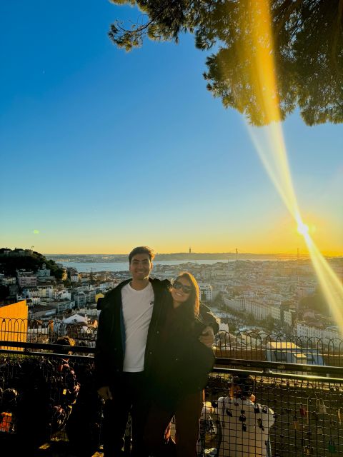 Lisbon: Tuk Tuk with hotel pick up and the best of old city - São Vicente de Fora, Santa Engracia, and the Art Pulse