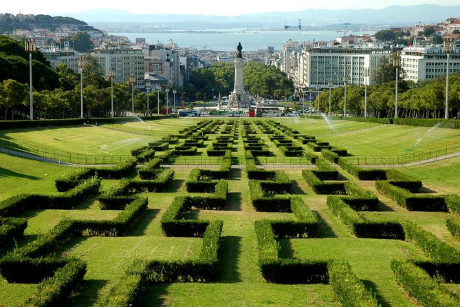 Lisbon Viewpoints Tuk Tuk Tour - Price and value: paying $150.34 per group (up to 6) for convenience