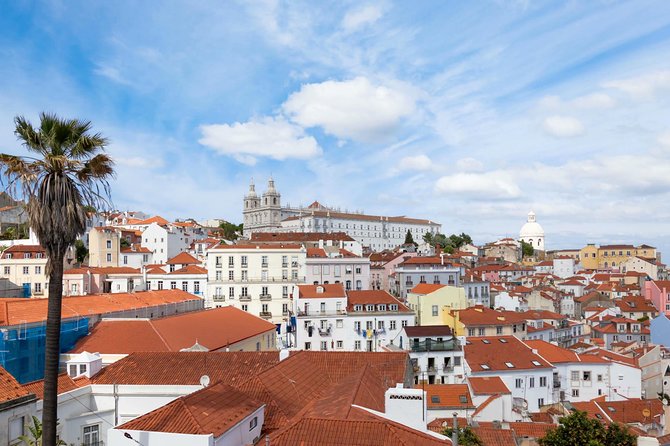 Lisbon Viewpoints Tuk Tuk Tour - Stop-by-stop route: five viewpoint pauses in roughly two hours
