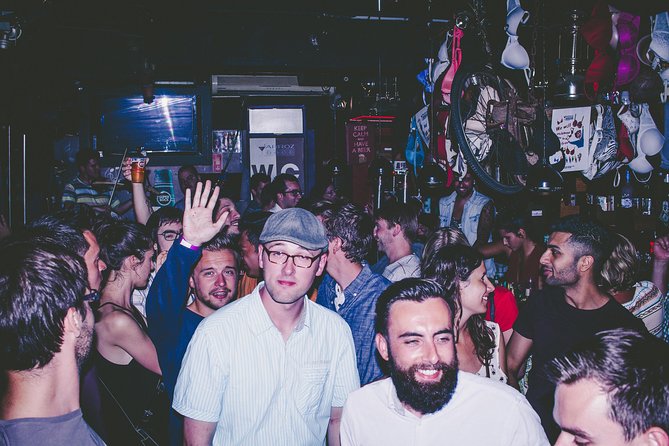 Lisbon Wild Pub Crawl - The Middle Bars: Open Bar Drinks and Why the Guide Helps