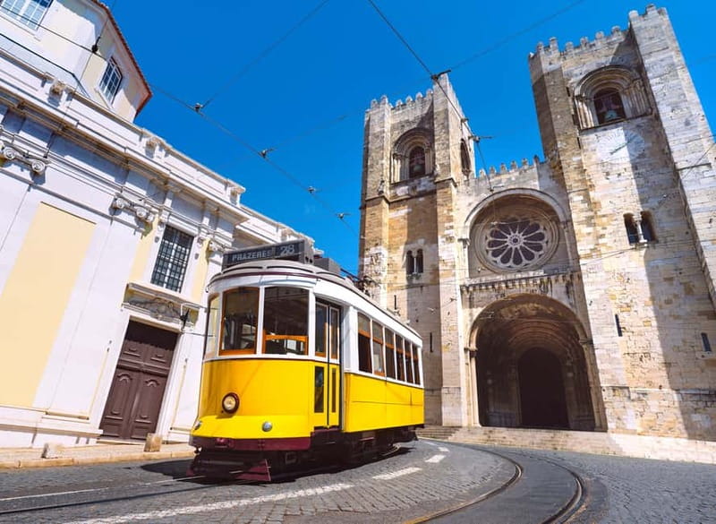 Lisbon with Tukxi: Historical Secrets by Tuk-Tuk - Who should book this tuk-tuk secret route