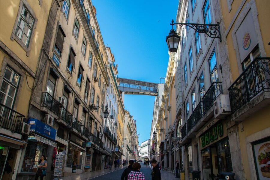 Lisbon with Tukxi: Historical Secrets by Tuk-Tuk - National Pantheon and São Vicente de Fora: stepping into the quieter side