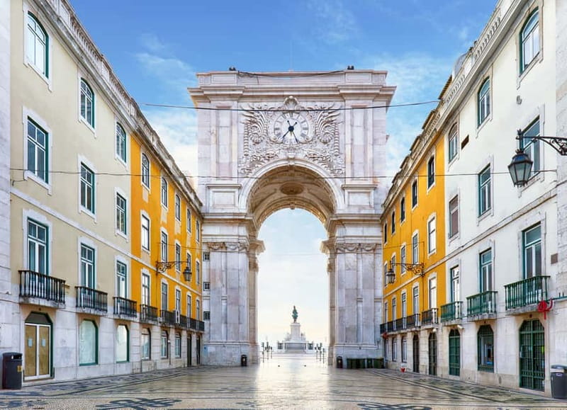 Lisbon with Tukxi: Historical Secrets by Tuk-Tuk - Mouraria: multi-ethnic streets with food and street life energy
