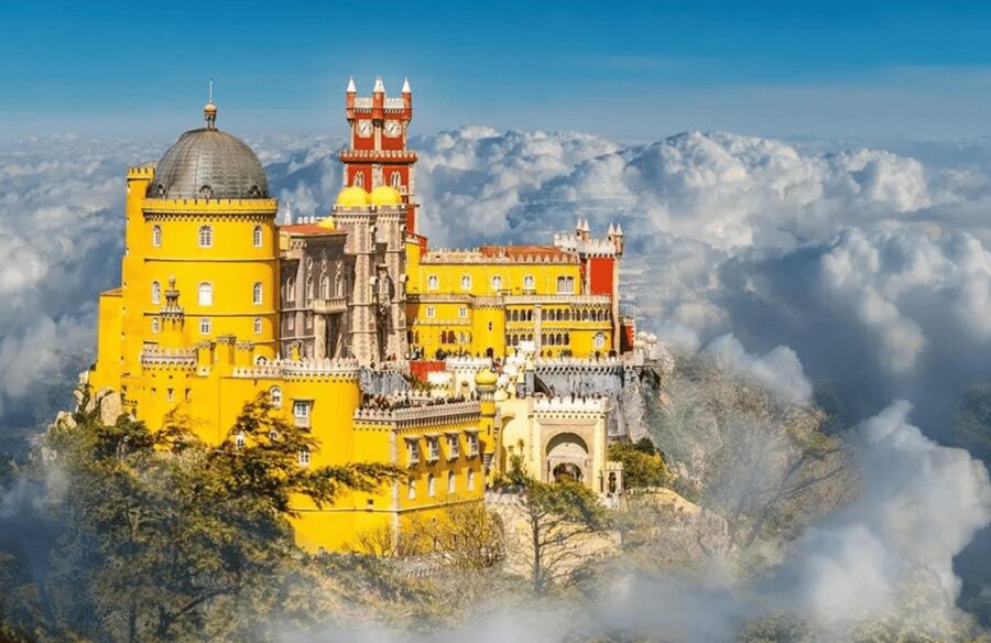 Magical Day Trip: Pena Palace, Sintra, CaboDa Roca & Cascais - Sintra Centre: a pause that helps the whole route feel human