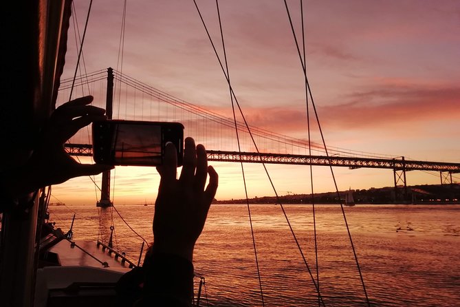 Marriage proposal on a Vintage Sailboat - Cristo Rei and Praça do Comércio: The Views That Feel Big