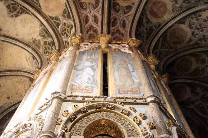 Medieval Knights Templar and Alcobaça Private Day Trip from Lisbon - Alcobaça town time, then the Alcobaça Castle stop