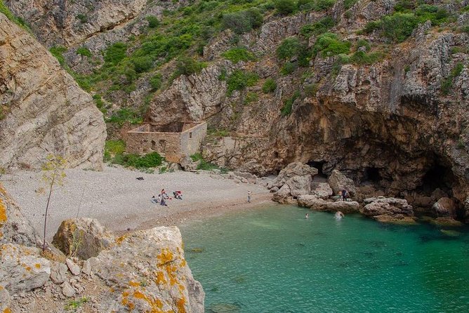Mindful Coastal Hike in Arrabida – Secret Beach by the Atlantic - Stop 1: Parque Natural da Arrábida and the feeling of being off-time
