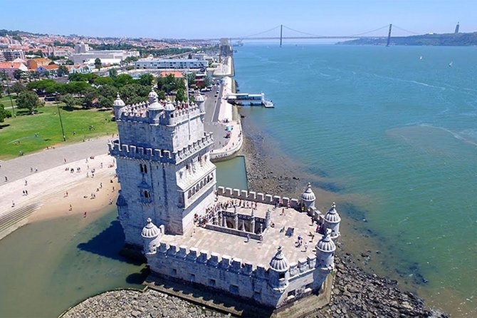 Mini Tour LISBOA (half day) - Belém photo stops: Tower de Belém and Padrão dos Descobrimentos