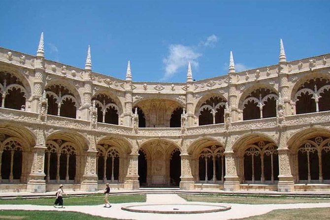 Mini Tour LISBOA (half day) - Comfort and convenience in the vehicle (the underrated part)