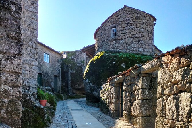 Monsanto (TV's Game of Thrones) Full Day Private Tour from Lisbon - Aldeia historica de Monsanto: The Medieval Stone Village Stroll