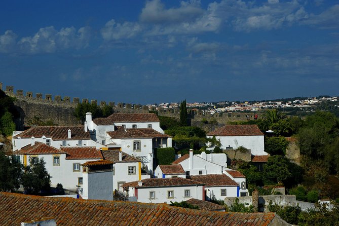 Óbidos: Medieval Tales & Secrets Spots - São Tiago Church today: when a church becomes a bookstore