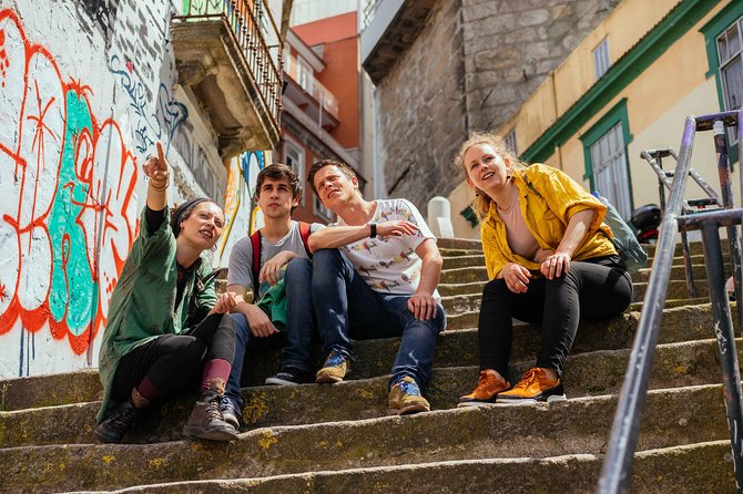 Off the Beaten Track in Lisbon: Lapa Private Tour - Jardim de Estrela Park: the calm before the neighborhood