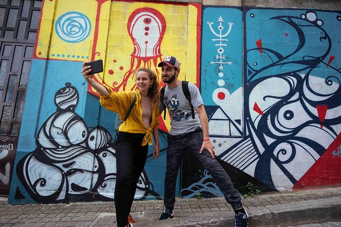 Off the Beaten Track in Lisbon: Lapa Private Tour - Madragoa streets: the kind of Lisbon you can’t screenshot