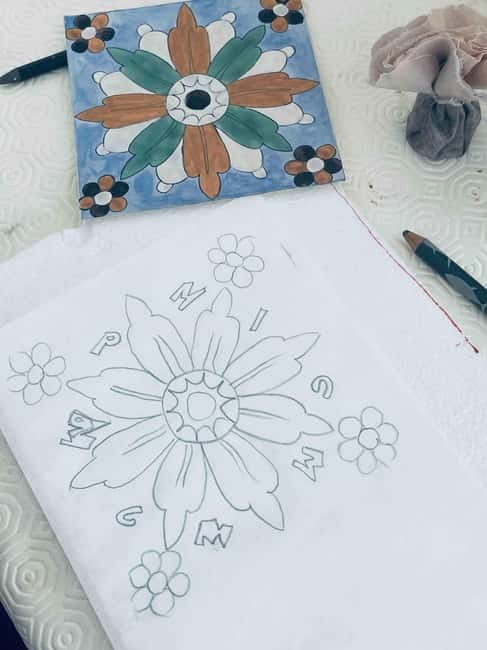 Paint your tile and create your unique piece in an art gallery in Lisbon - Languages, Atmosphere, and the Small Details That Make It Relaxing