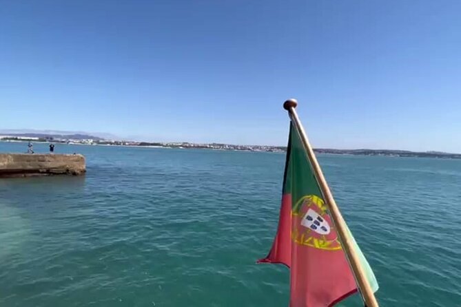 Panoramic Boat Tour with Drinks and Music - The 25 de Abril Bridge Moments (Plus the Pilar 7 Pass-By)