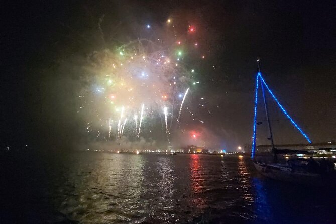 Passing the Year in a Boat with Champagne and Fireworks - Price and value: is $301.03 worth it?