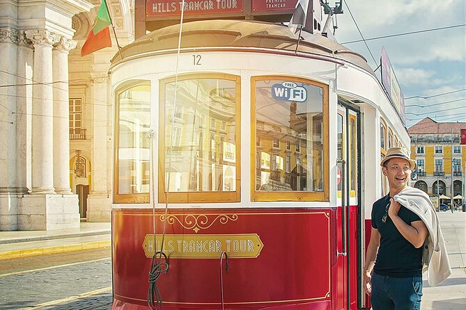 Photoshoot with a professional photographer in Lisbon - Price and Value for a Private Group Up to Six