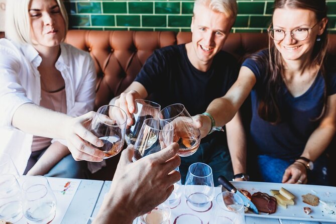 Port Wine Tasting Apéritif/Digestif at Portuguese Wine Bar - What you’ll do during the hour: the flow of the session