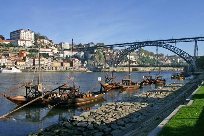 Porto and its charms - Tour from Lisbon - Jardim da Rotunda da Boavista: A Quick Start With Meaning