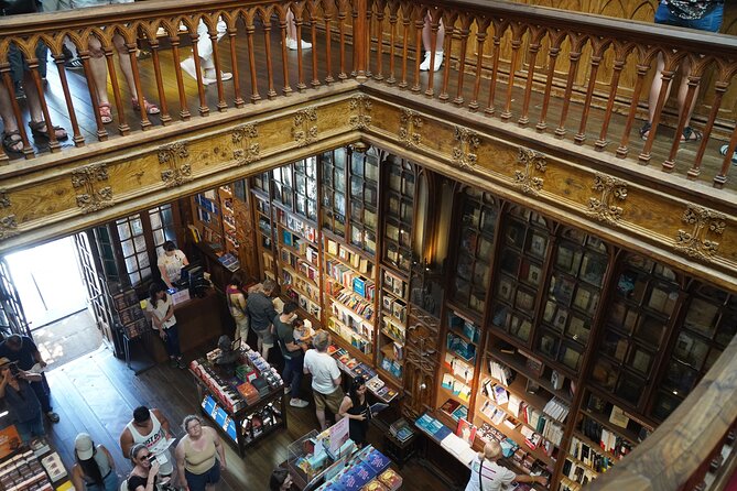 Porto Heritage & Wine: Exclusive Private Day Trip from Lisbon - Rua das Flores and Ribeira: street strolls, then lunch by the UNESCO riverfront