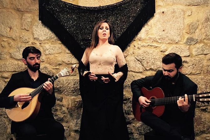 Portuguese Fado Live Music Show in Lisbon - Fado in Alfama: why this style of show works