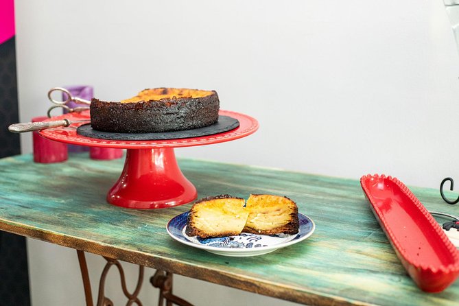 Portuguese Home Dining Experience in Lisbon with a Local, Paula - Appetizers that blend Portuguese and Goan influences