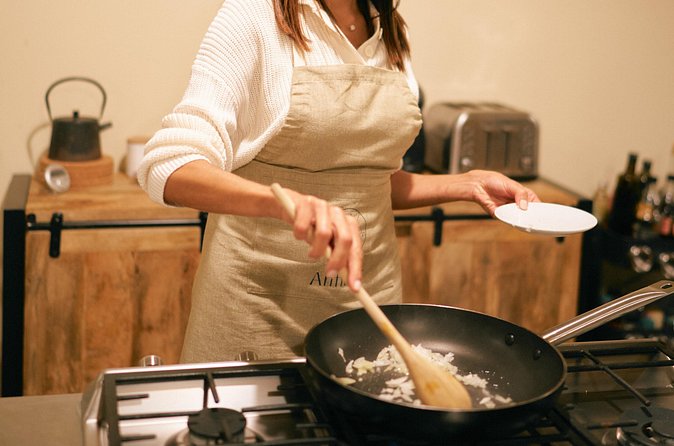 Portuguese Vegetarian Cooking Workshop in Lisbon - The main course: tofu à lagareiro and the Portuguese logic behind it