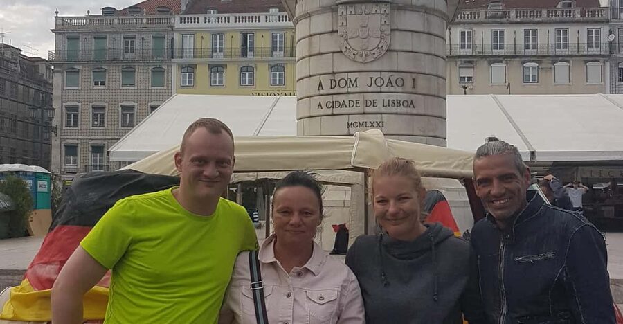 Privat Walking Tour in Alfama, Baixa, Chiado - The small-group pacing: why up to 10 people matters