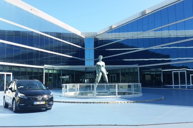 Private Airport Transfer from Lisbon to Cascais, Sintra & Estoril - The ride itself: clean car, air-conditioning, GPS, and real comfort