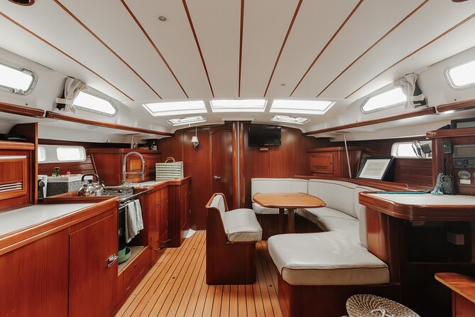 Private Boat Tour in Lisbon - Getting to Doca de Alcântara and what happens at the start