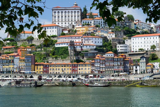 Private car transfer from Lisbon to Porto with 2h for sightseeing - Price and value: $349.19 per person, and when it actually pays off