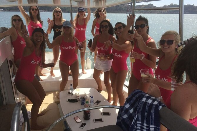 Private Catamaran Tour: Lisbon coast cruise with barbecue and drinks - BBQ Lunch and Drinks: The Part You’ll Actually Remember