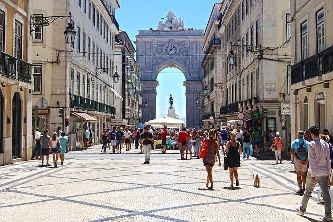 Private day Tour of Lisbon - Parque Eduardo VII and Avenida da Liberdade: views, monuments, and the big bridge moment