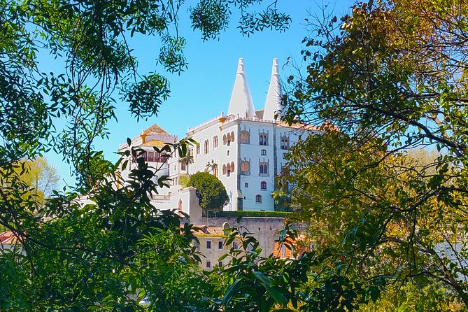 Private day tour of Obidos and Sintra from Lisbon - Óbidos: walled medieval walking, shopping breaks, and one very specific sweet