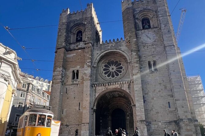 Private Eco Tuk Tuk Tour of Lisbon - A private eco tuk tuk tour that helps you get oriented fast