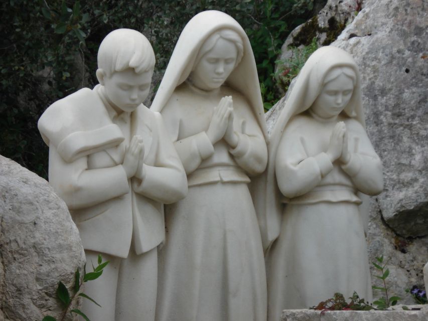 Private Fatima Full Day Tour from Lisbon - Entering Fátima: the Sanctuary experience that people remember