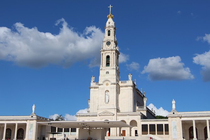 Private Full-Day Tour of Fátima Nazaré Óbidos and Batalha - Price and what you get for a group of up to 6