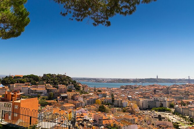 Private Guided Alfama Tuk Tuk Tour in Lisbon – 1.5-Hour - Meet at Hard Rock Cafe and plan your 90 minutes